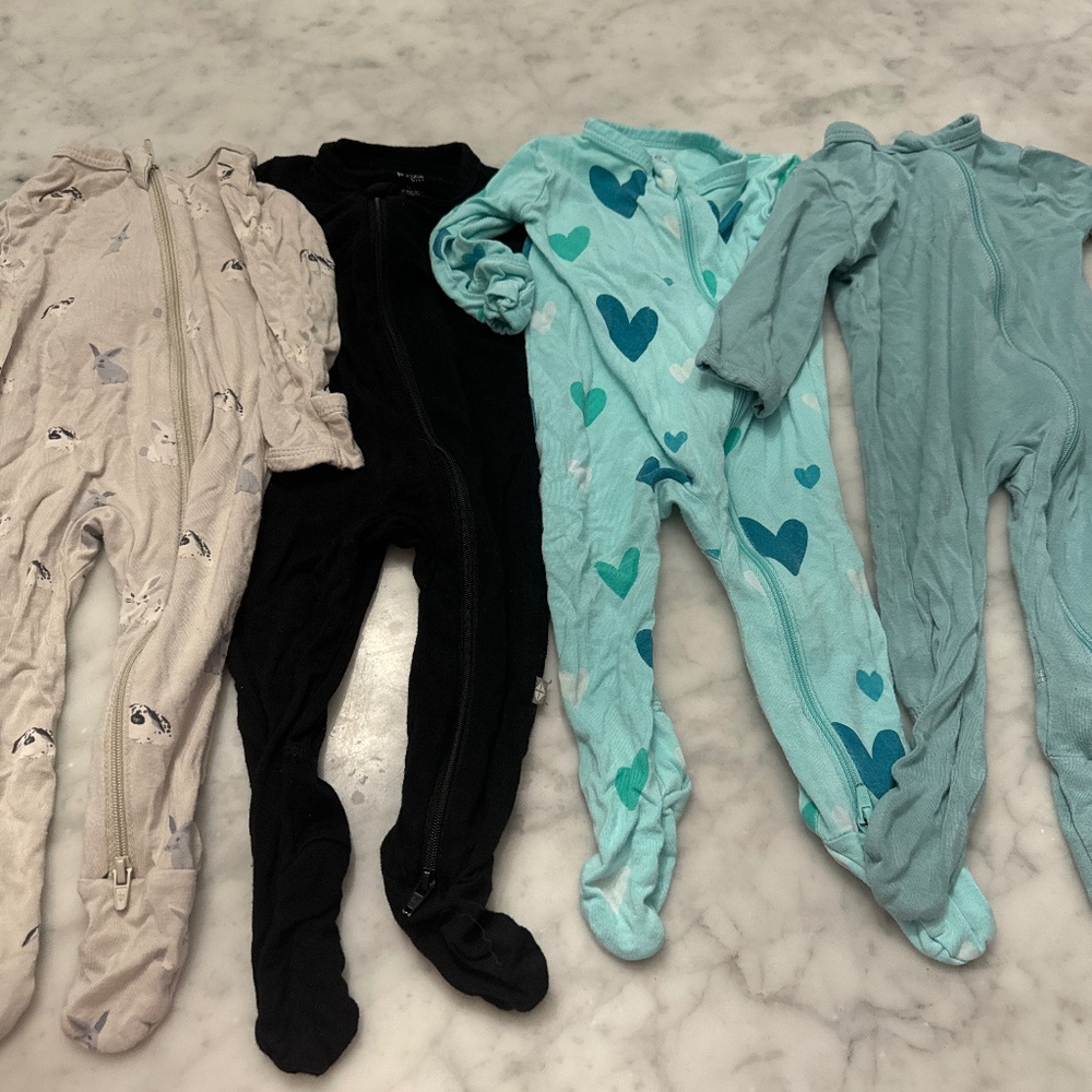 Set of 4 kyte footies